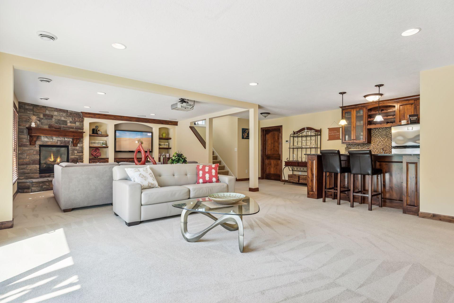 Plymouth, Minnesota, 55446, United States, 5 Bedrooms Bedrooms, ,5 BathroomsBathrooms,Residential,For Sale,1926210