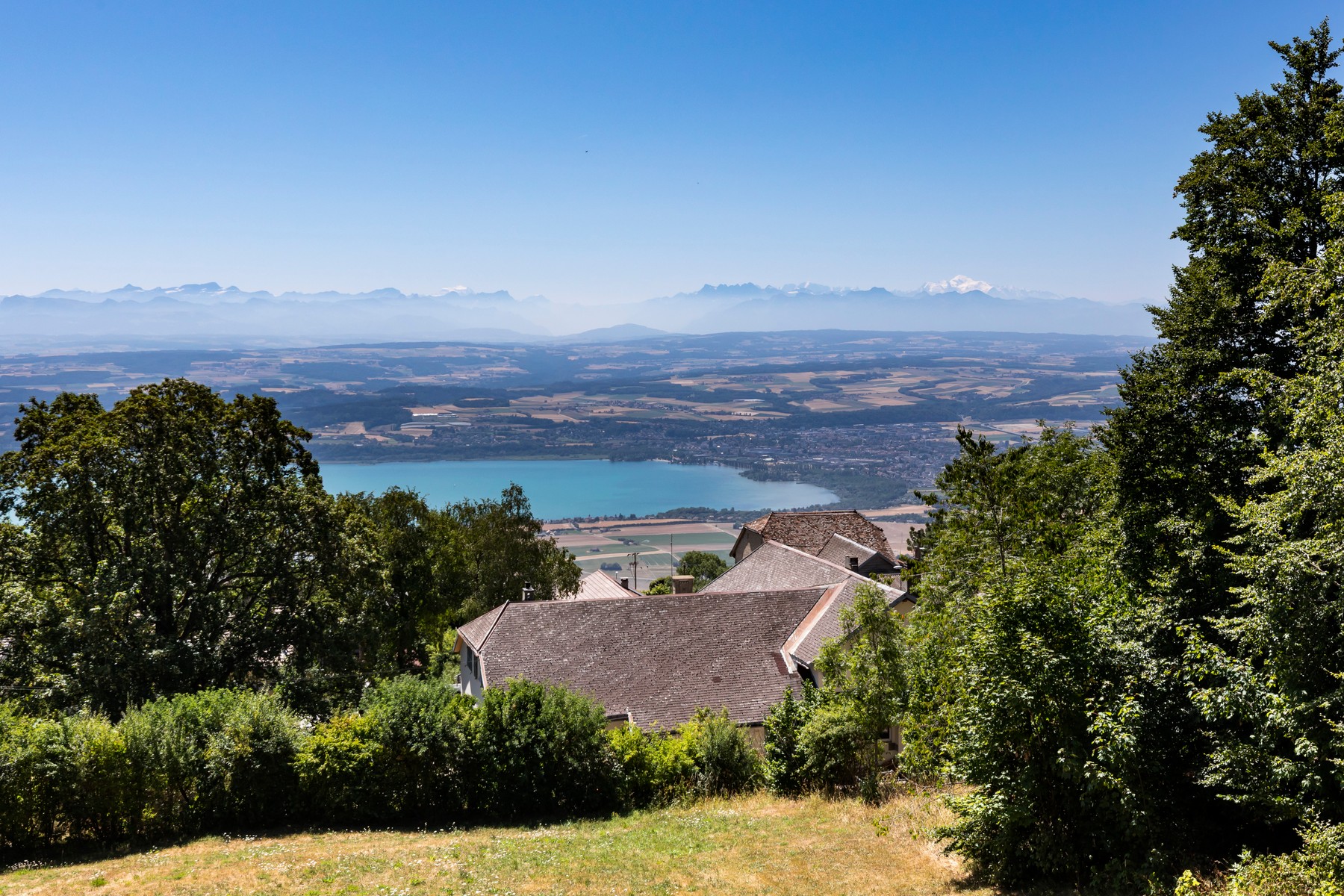  A rare property featuring two cottages and breathtaking lake views - 物件實景
