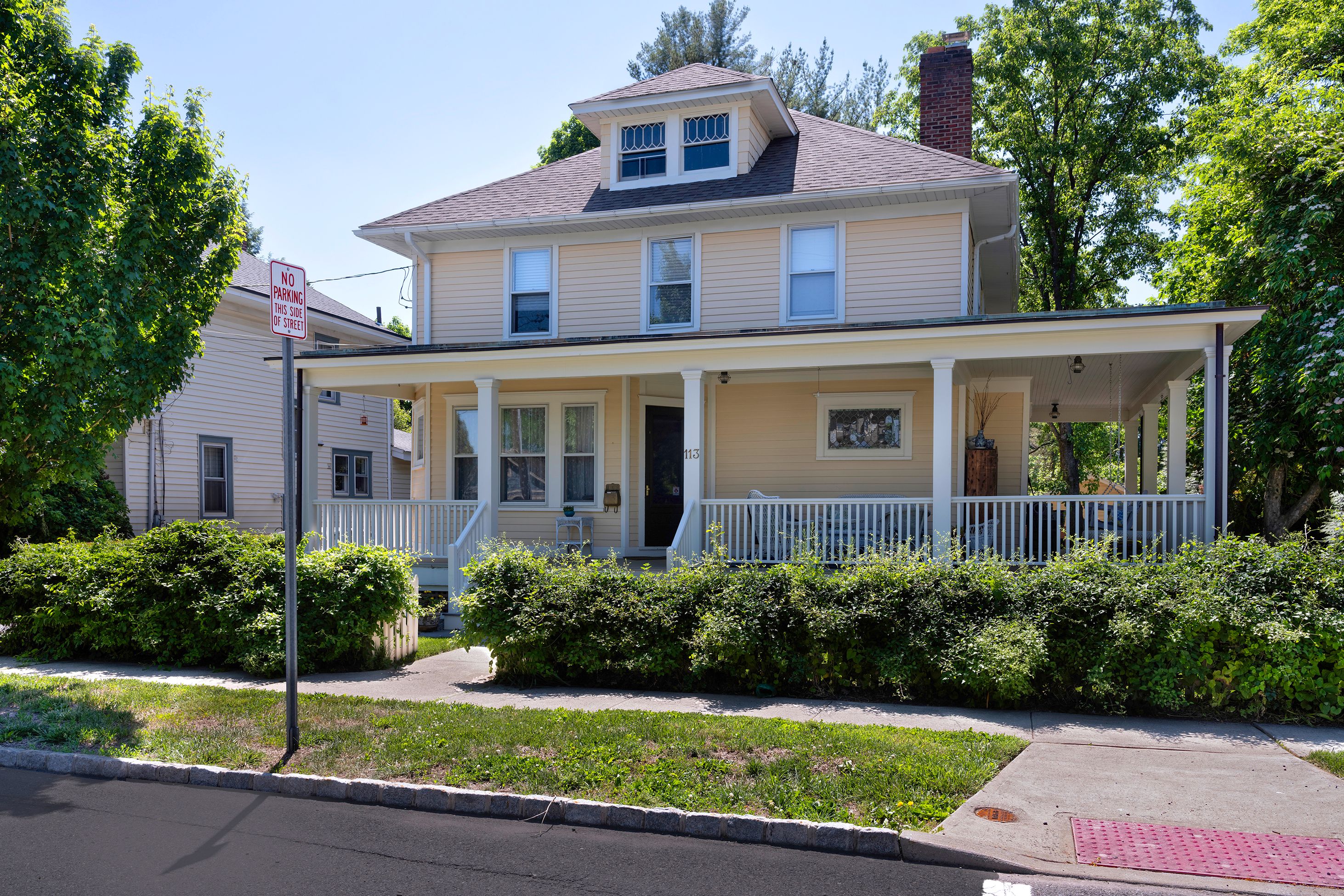  Classic Hopewell Borough Home with Wraparound Porch on Coveted Prospect Street - 物件實景