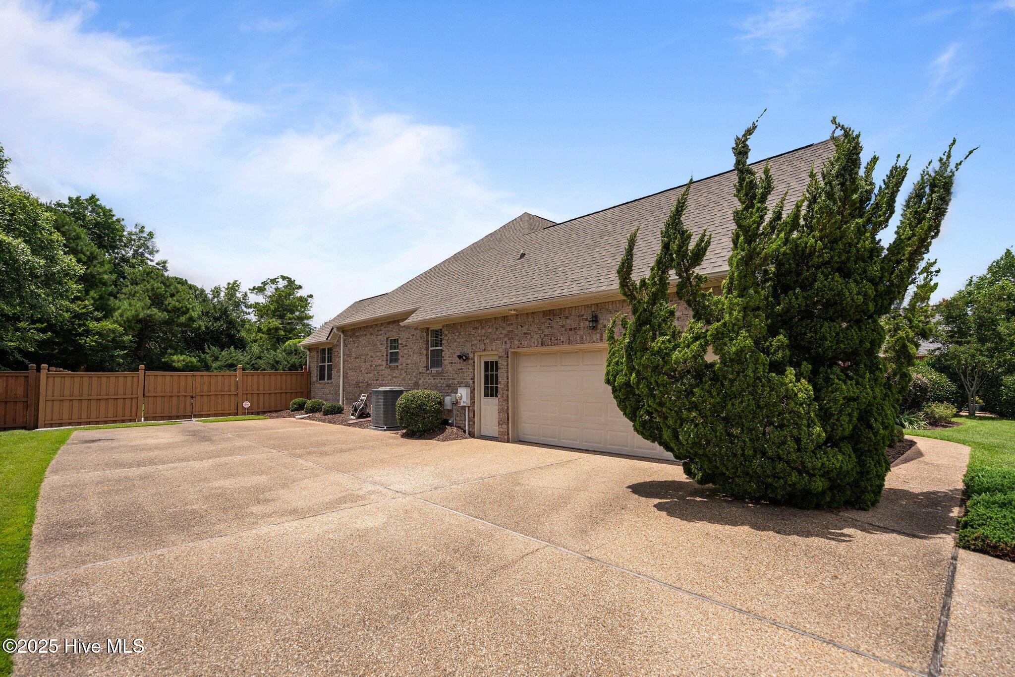 Wilmington, North Carolina, 28411, United States, 4 Bedrooms Bedrooms, ,3 BathroomsBathrooms,Residential,For Sale,1874008