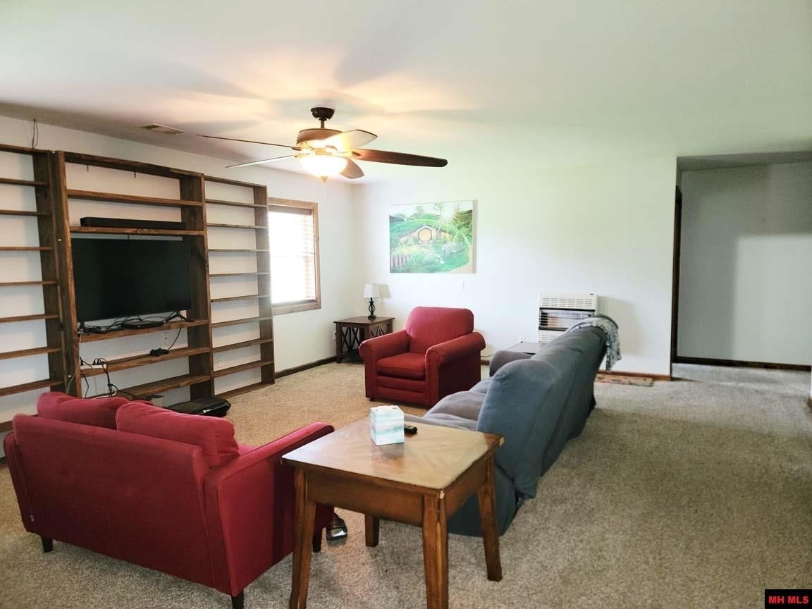Franklin, Arkansas, 72536, United States, 5 Bedrooms Bedrooms, ,3 BathroomsBathrooms,Residential,For Sale,2039811