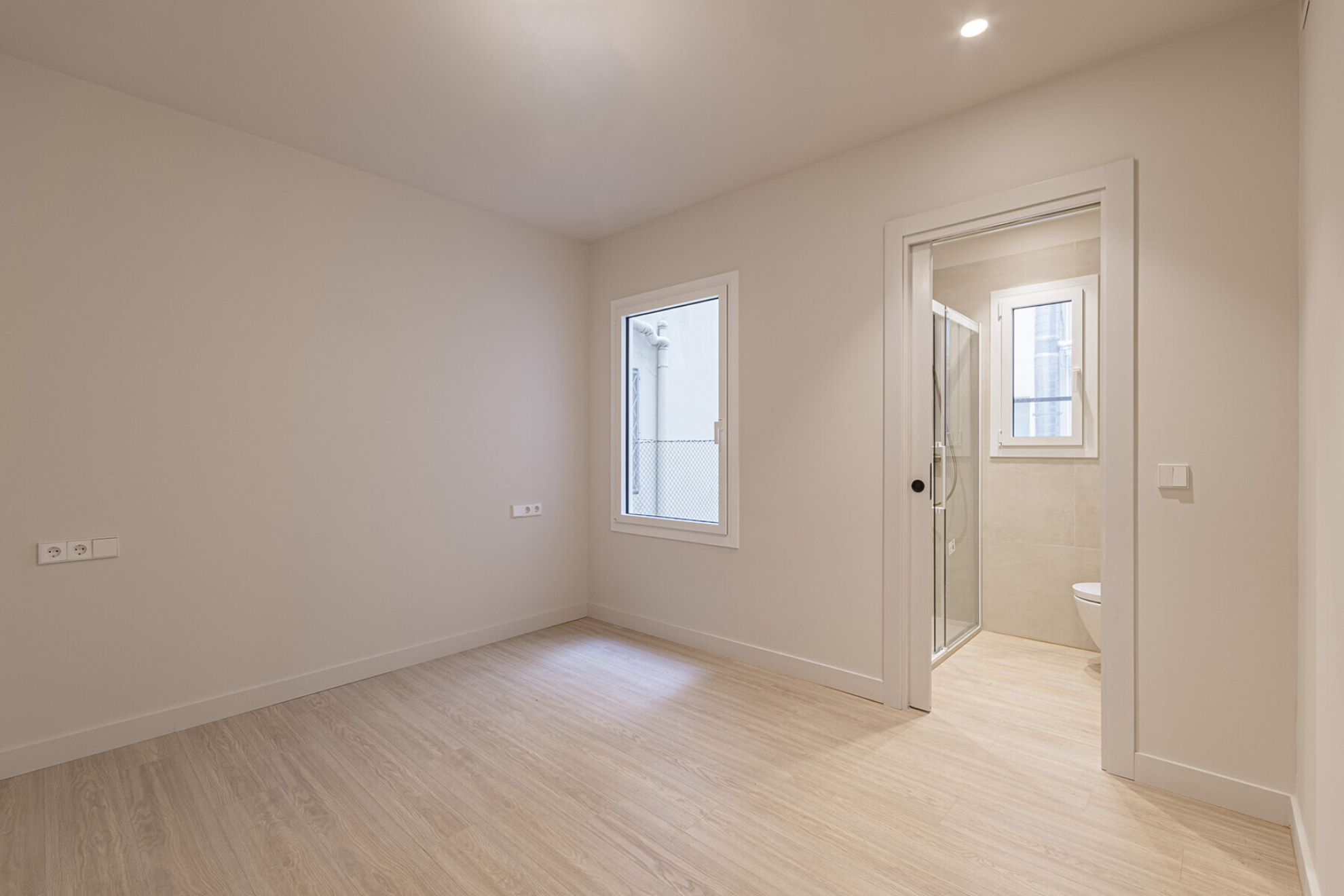  Fantastic renovated apartment with large garden at the living room level - 物件實景