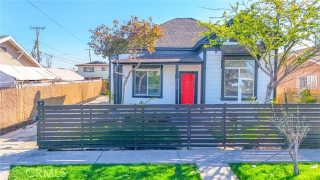 Los Angeles, California, 90044, United States, 3 Bedrooms Bedrooms, ,2 BathroomsBathrooms,Residential,For Sale,1887629