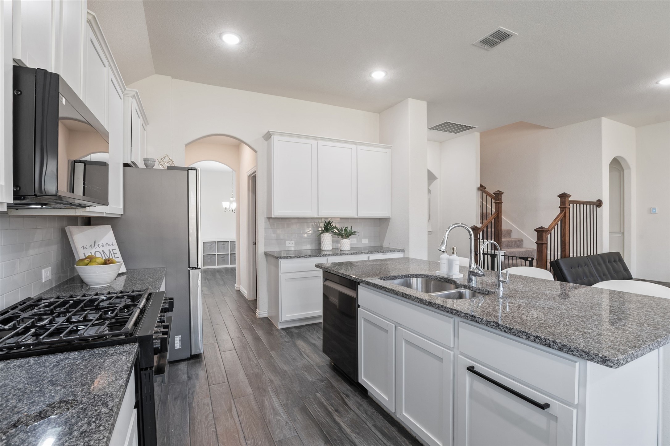 Little Elm, Texas, 75068, United States, 4 Bedrooms Bedrooms, ,4 BathroomsBathrooms,Residential,For Sale,1990975