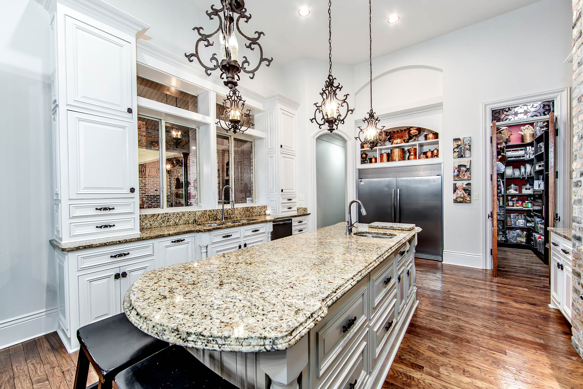 Houma, Louisiana, 70360, United States, 3 Bedrooms Bedrooms, ,4 BathroomsBathrooms,Residential,For Sale,2000974