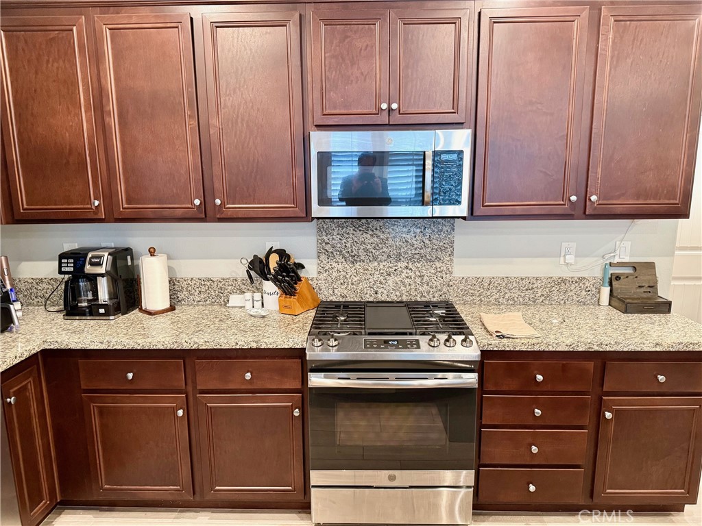 Murrieta, California, 92563, United States, 3 Bedrooms Bedrooms, ,3 BathroomsBathrooms,Residential,For Sale,1976156