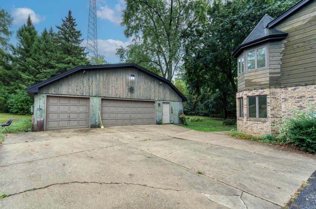 Keeneyville, Illinois, 60172, United States, 4 Bedrooms Bedrooms, ,4 BathroomsBathrooms,Residential,For Sale,1995437