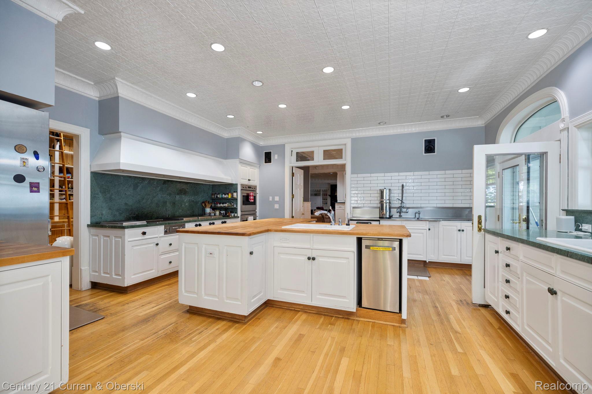 Mullett Township, Michigan, 49749, United States, 10 Bedrooms Bedrooms, ,14 BathroomsBathrooms,Residential,For Sale,1987359