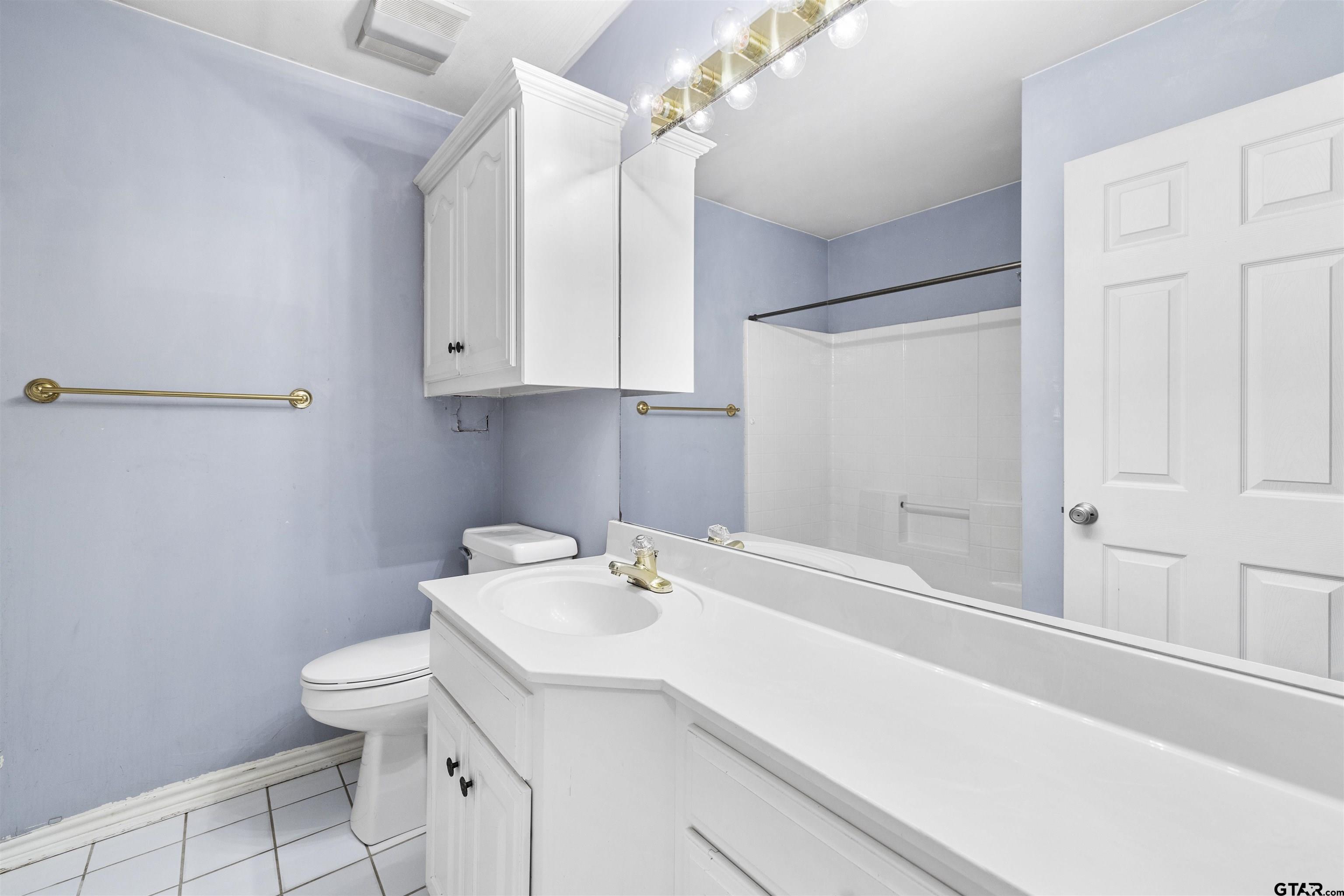 Tyler, Texas, 75704, United States, 3 Bedrooms Bedrooms, ,2 BathroomsBathrooms,Residential,For Sale,1941841