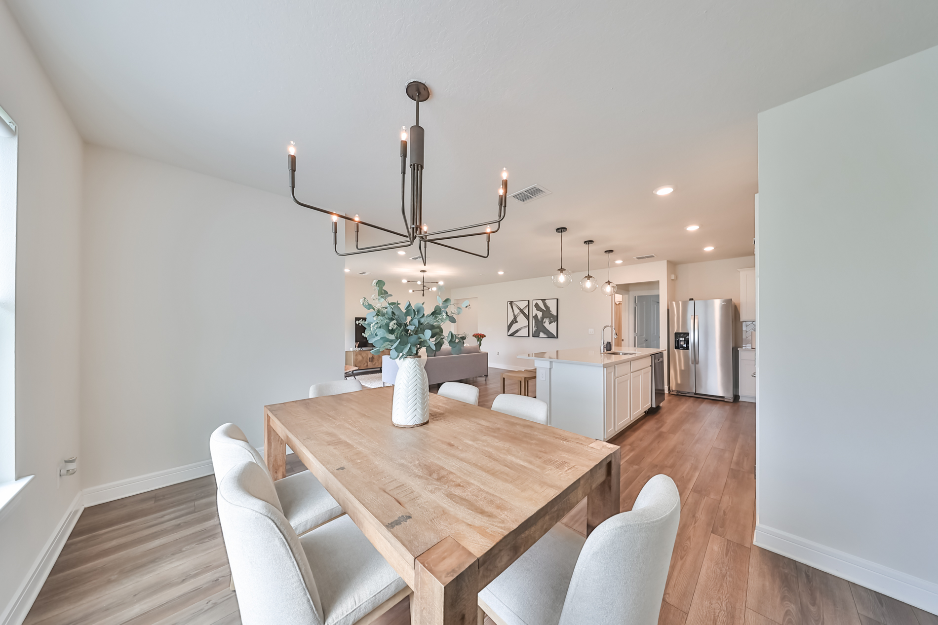 Wesley Chapel, Florida, 33545, United States, 5 Bedrooms Bedrooms, ,3 BathroomsBathrooms,Residential,For Sale,1931588