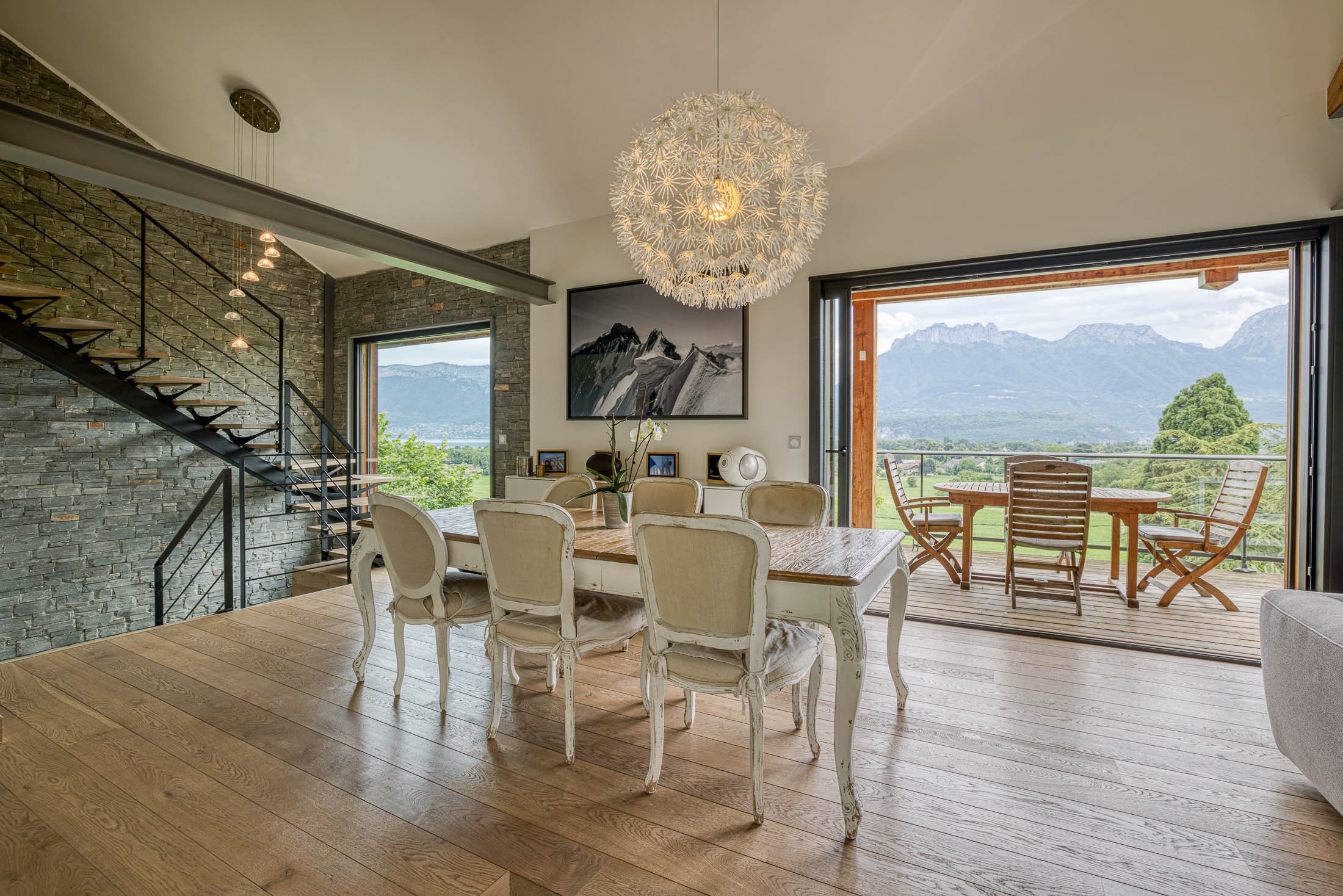  Beautiful house with swimming pool and magnificent view of the lake and mountai… - 物件實景