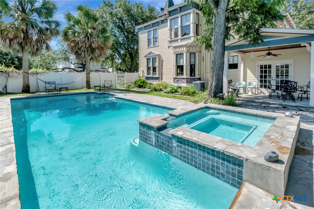 507 S De Leon Street, Victoria, Texas, 77901, United States, 5 Bedrooms Bedrooms, ,5 BathroomsBathrooms,Residential,For Sale,507 S De Leon Street,1612614