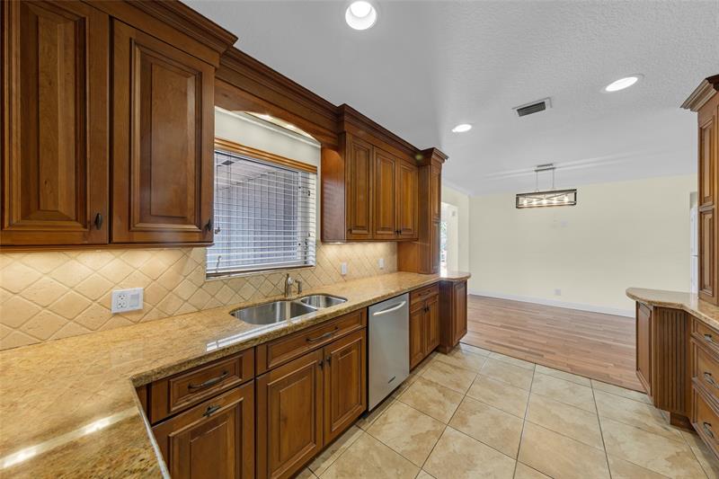 Fort Lauderdale, Florida, 33308, United States, 2 Bedrooms Bedrooms, ,2 BathroomsBathrooms,Residential,For Sale,1890163