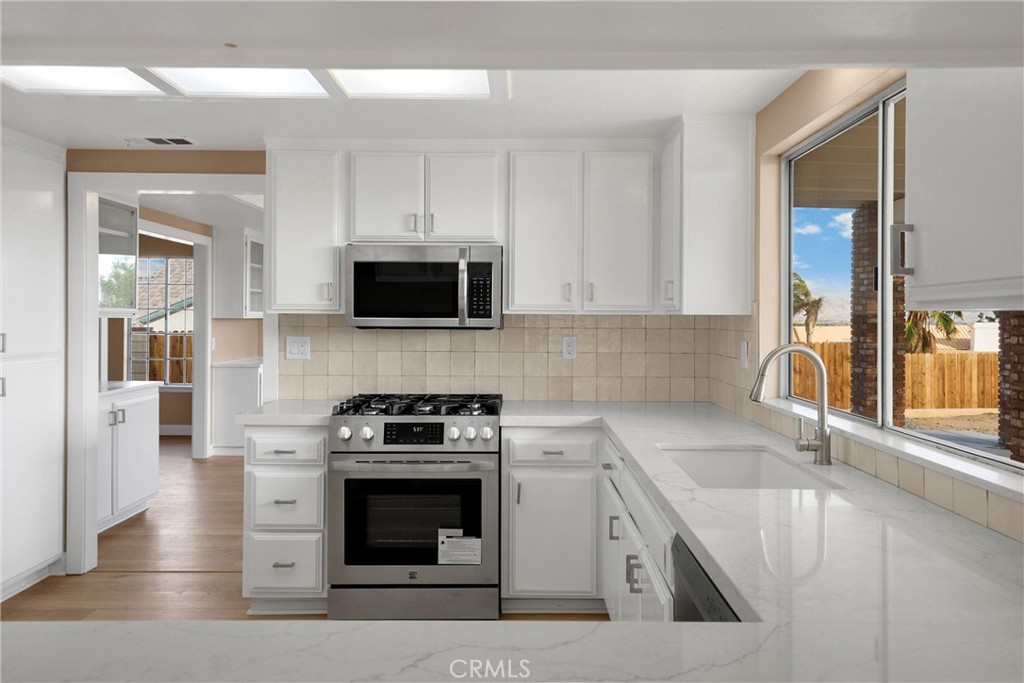 Apple Valley, California, 92307, United States, 5 Bedrooms Bedrooms, ,3 BathroomsBathrooms,Residential,For Sale,2013533