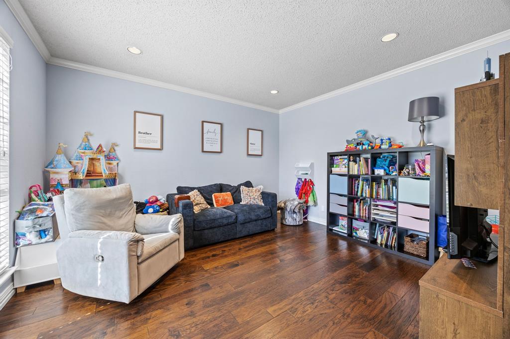 Carrollton, Texas, 75007, United States, 4 Bedrooms Bedrooms, ,3 BathroomsBathrooms,Residential,For Sale,1970362