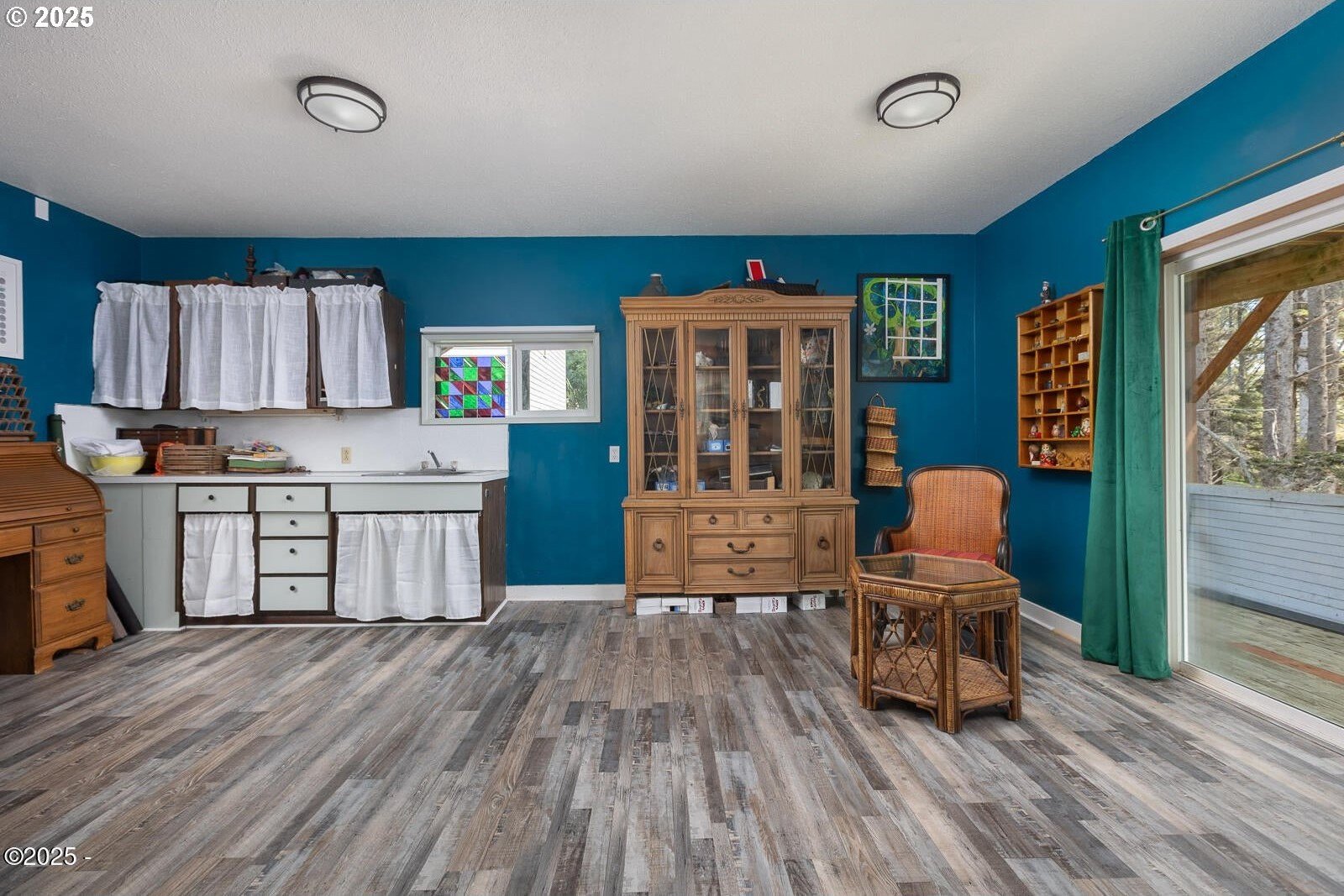 Lincoln City, Oregon, 97367, United States, 3 Bedrooms Bedrooms, ,2 BathroomsBathrooms,Residential,For Sale,1927014