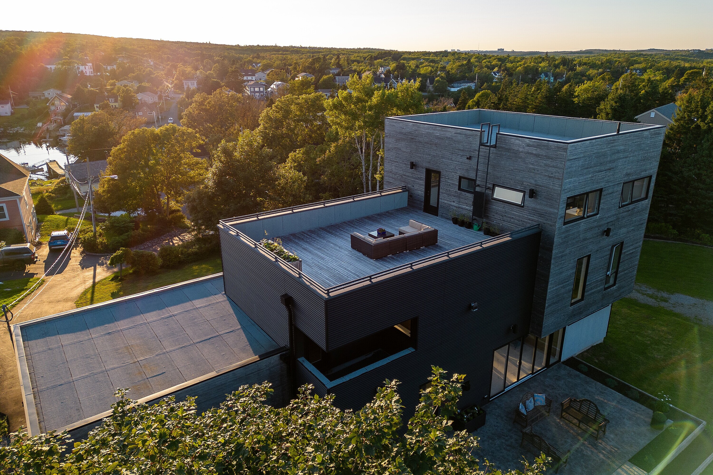  Sleek Modern Designed Home - 物件實景