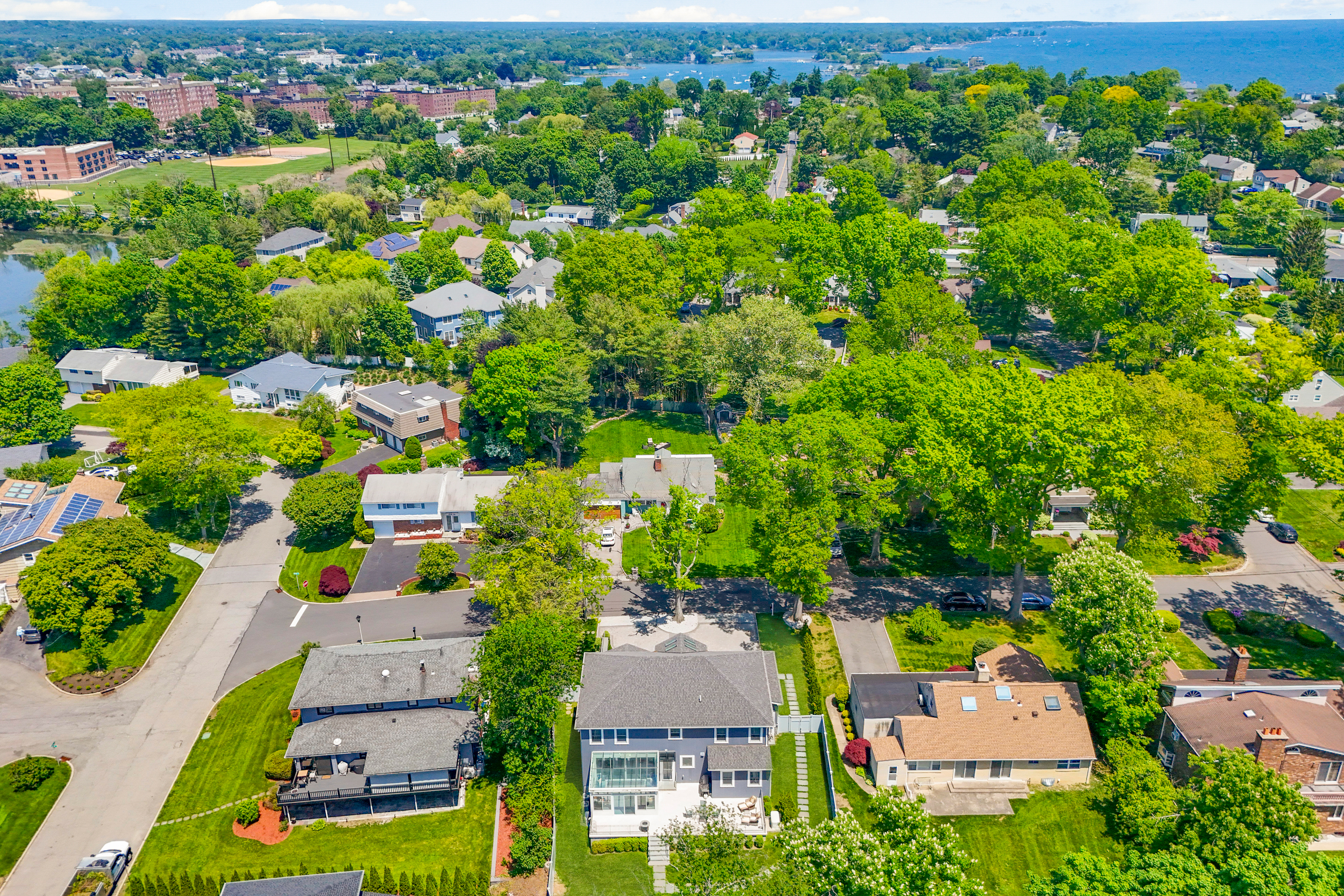  Exceptional Custom Colonial - 物件實景