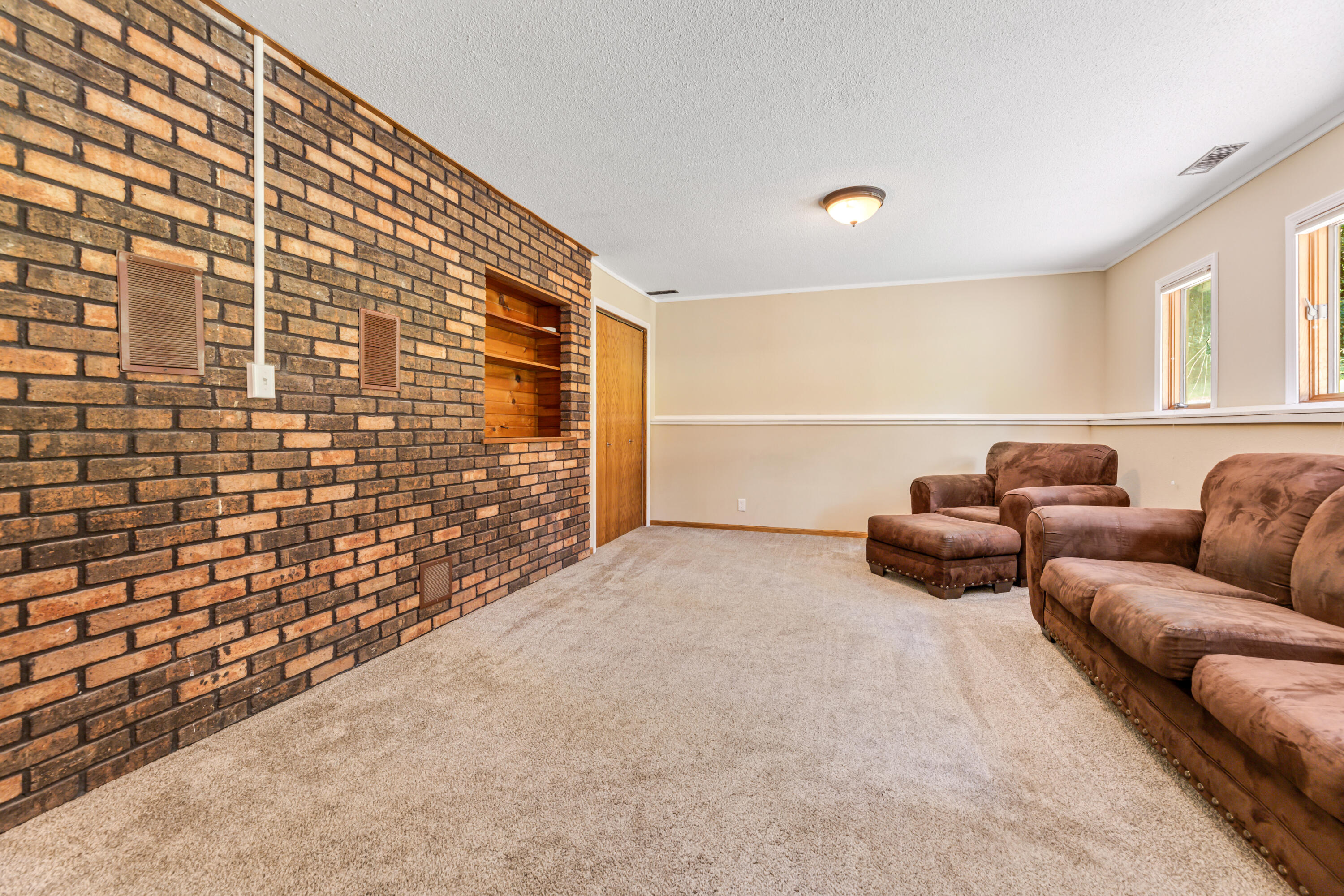 Shelby, Wisconsin, 54601, United States, 4 Bedrooms Bedrooms, ,3 BathroomsBathrooms,Residential,For Sale,1930949