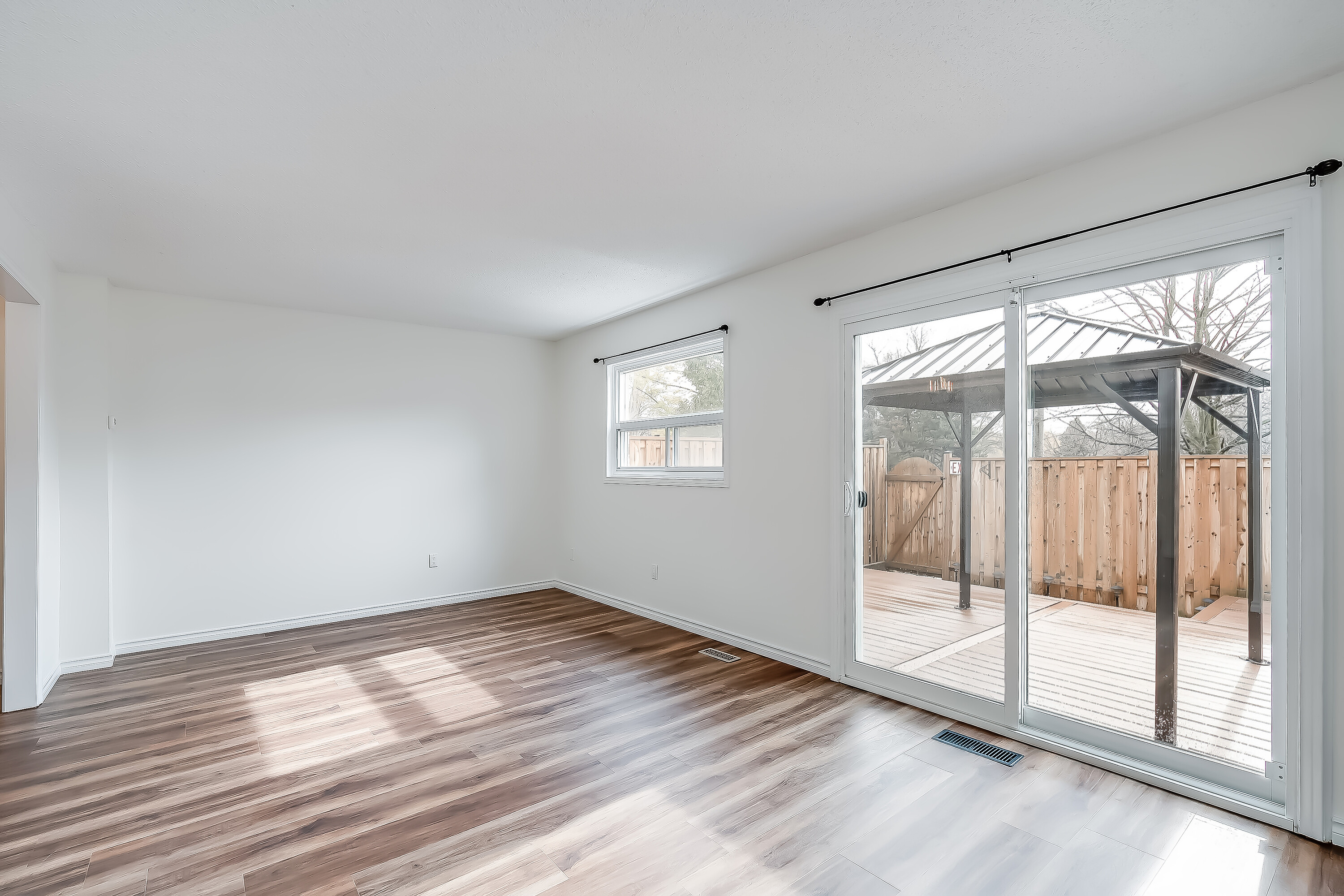  Updated Port Credit Townhome - 物件實景