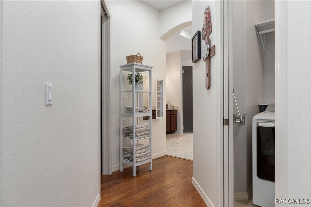 Crystal River, Florida, 34428, United States, 4 Bedrooms Bedrooms, ,4 BathroomsBathrooms,Residential,For Sale,1983688