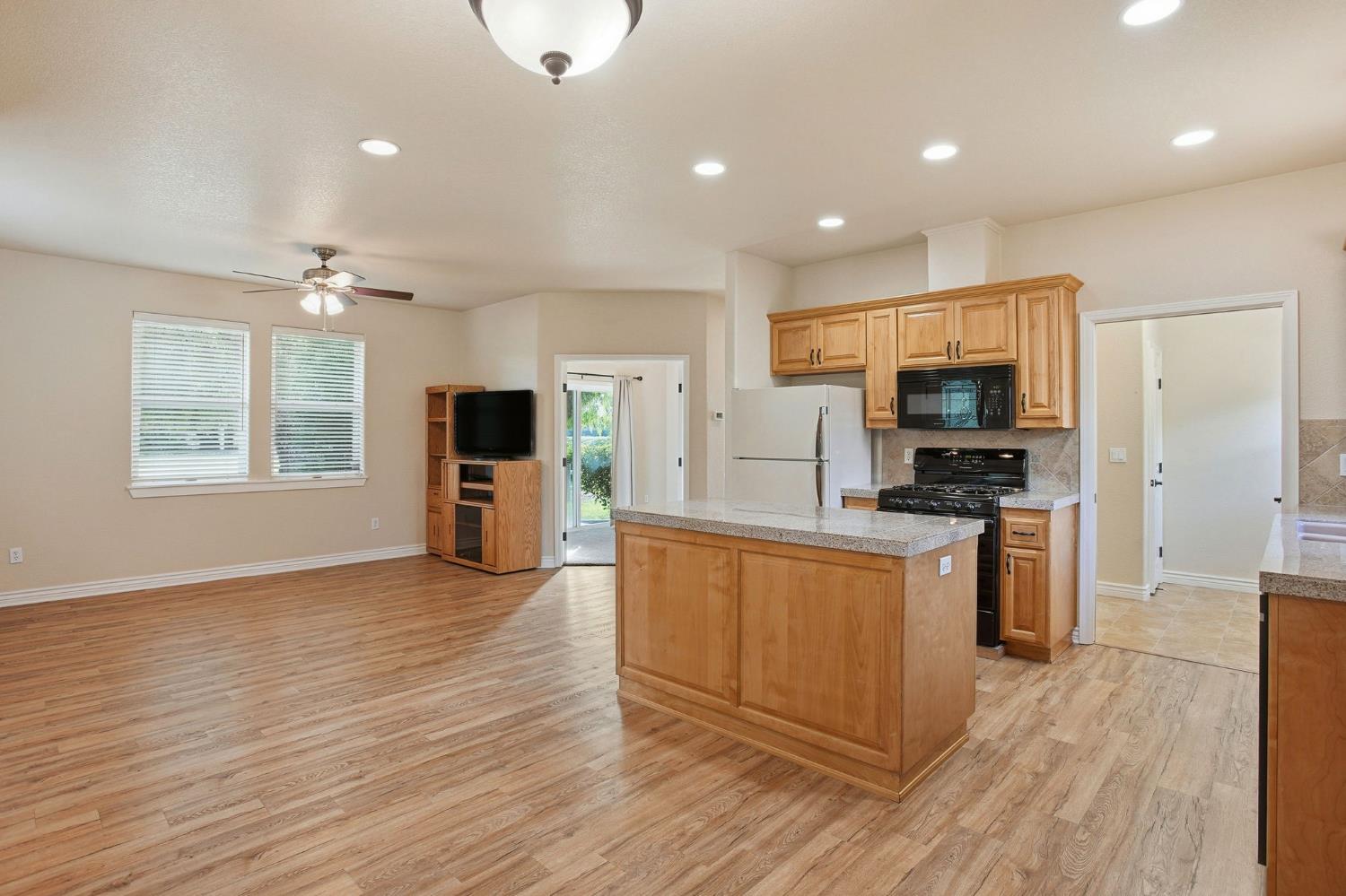 Roseville, California, 95747, United States, 4 Bedrooms Bedrooms, ,4 BathroomsBathrooms,Residential,For Sale,1988108