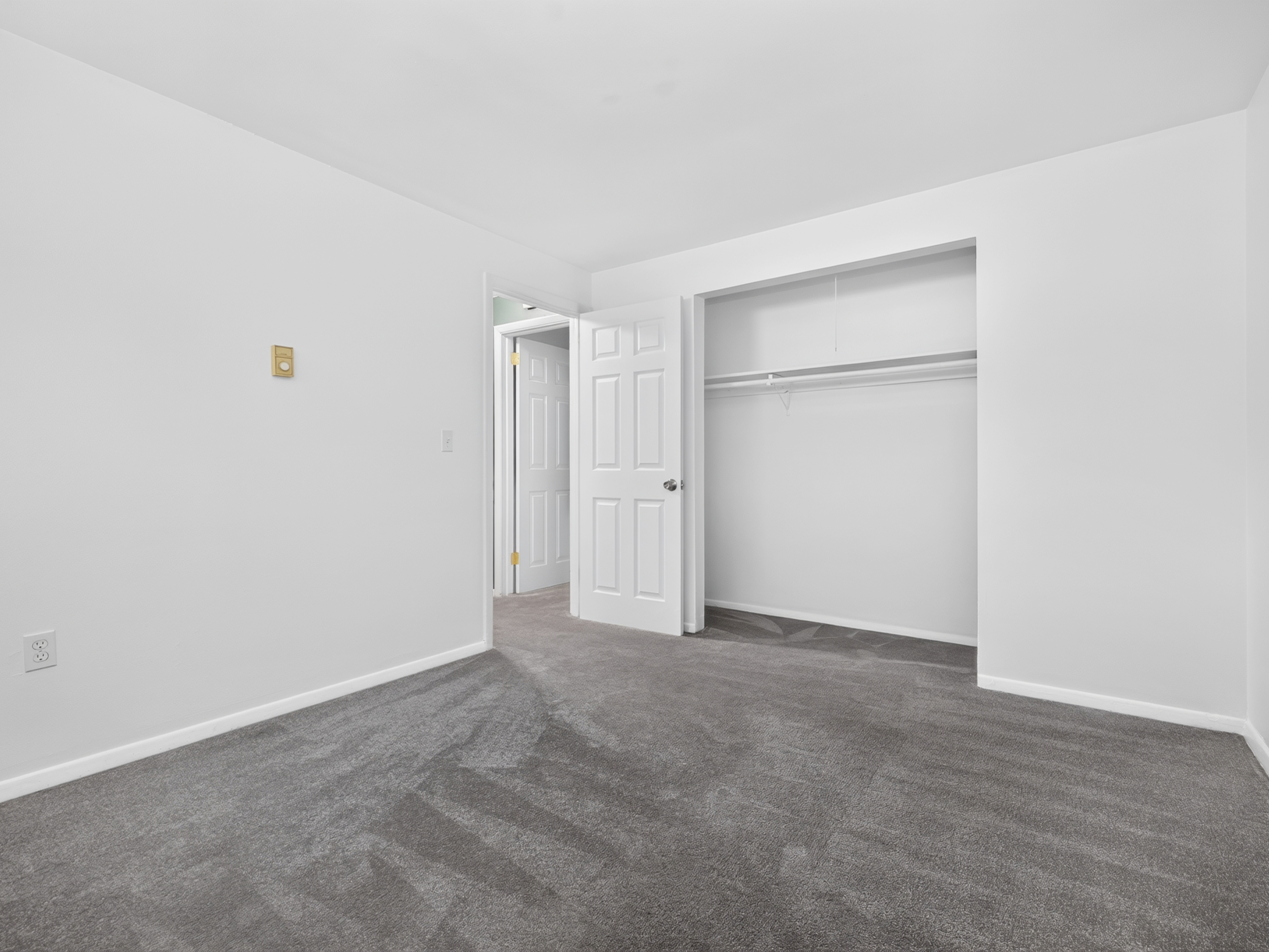  Discover comfortable one-floor living in this great location. - 物件實景