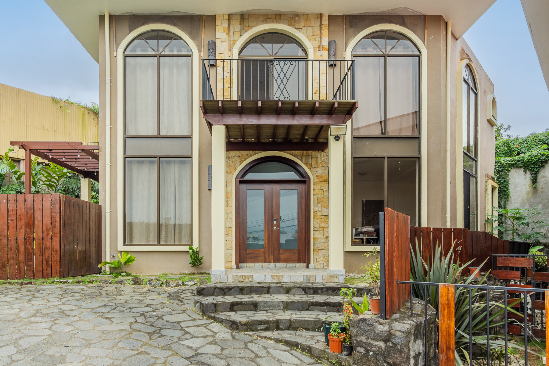  Stone Rock House And Apartment - 物件實景