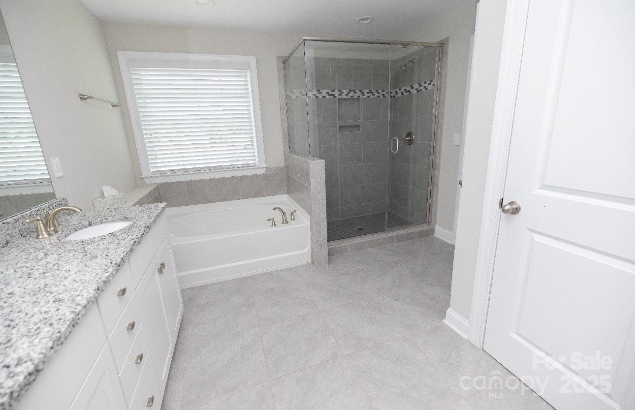 Mooresville, North Carolina, 28117, United States, 4 Bedrooms Bedrooms, ,3 BathroomsBathrooms,Residential,For Sale,1897276
