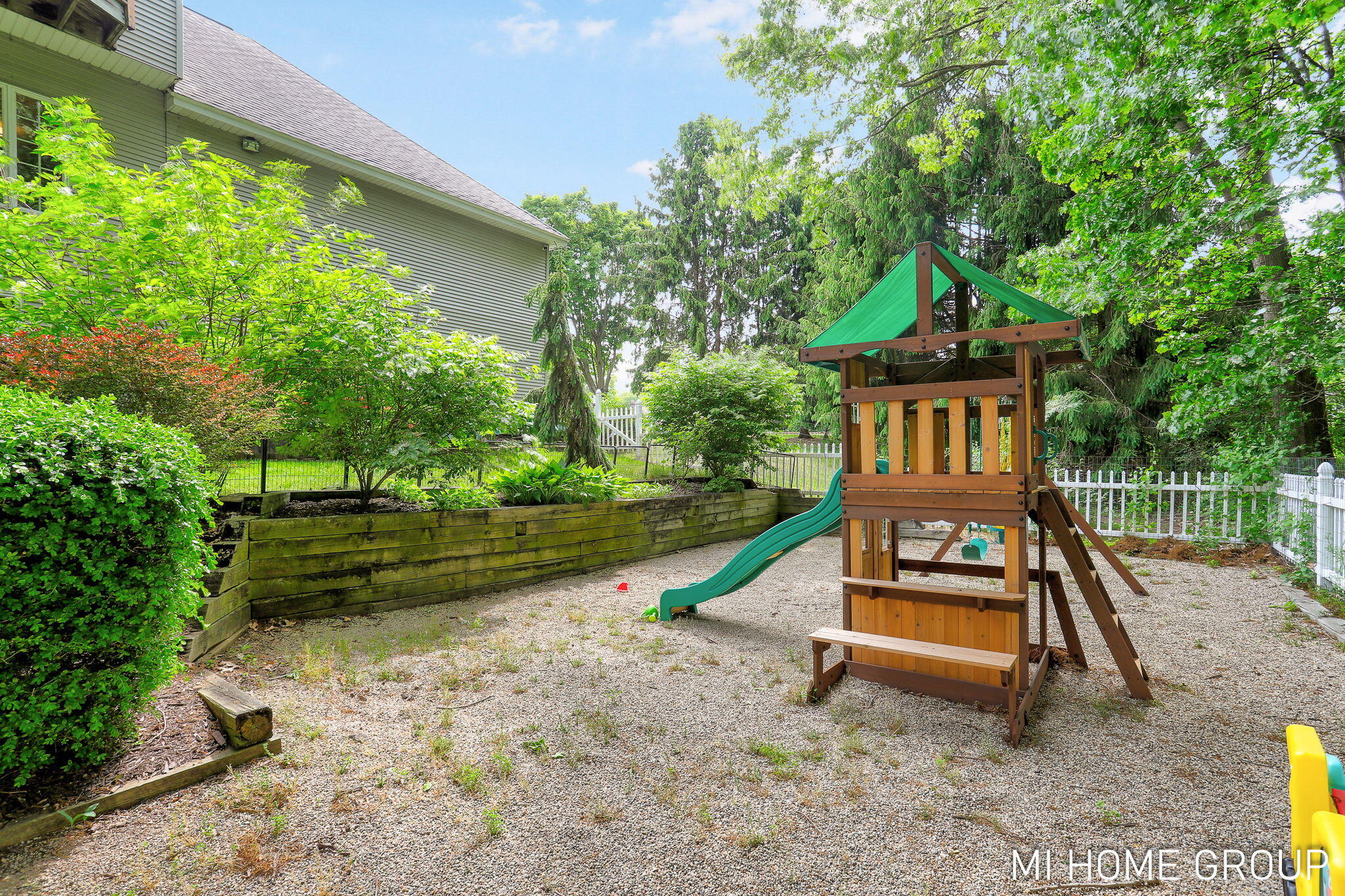 Holland, Michigan, 49424, United States, 4 Bedrooms Bedrooms, ,3 BathroomsBathrooms,Residential,For Sale,1849083