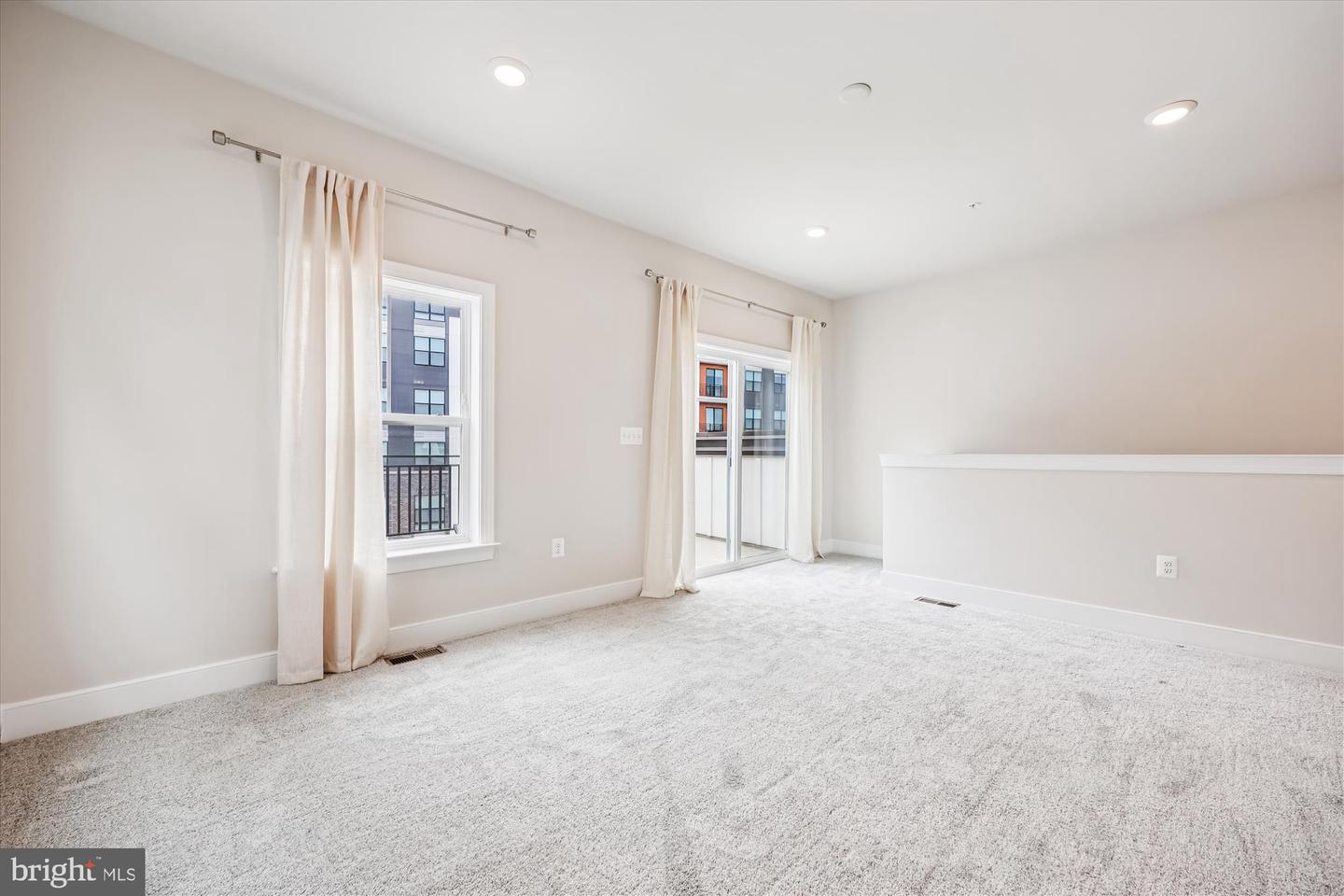 Gaithersburg, Maryland, 20878, United States, 4 Bedrooms Bedrooms, ,5 BathroomsBathrooms,Residential,For Sale,1949694