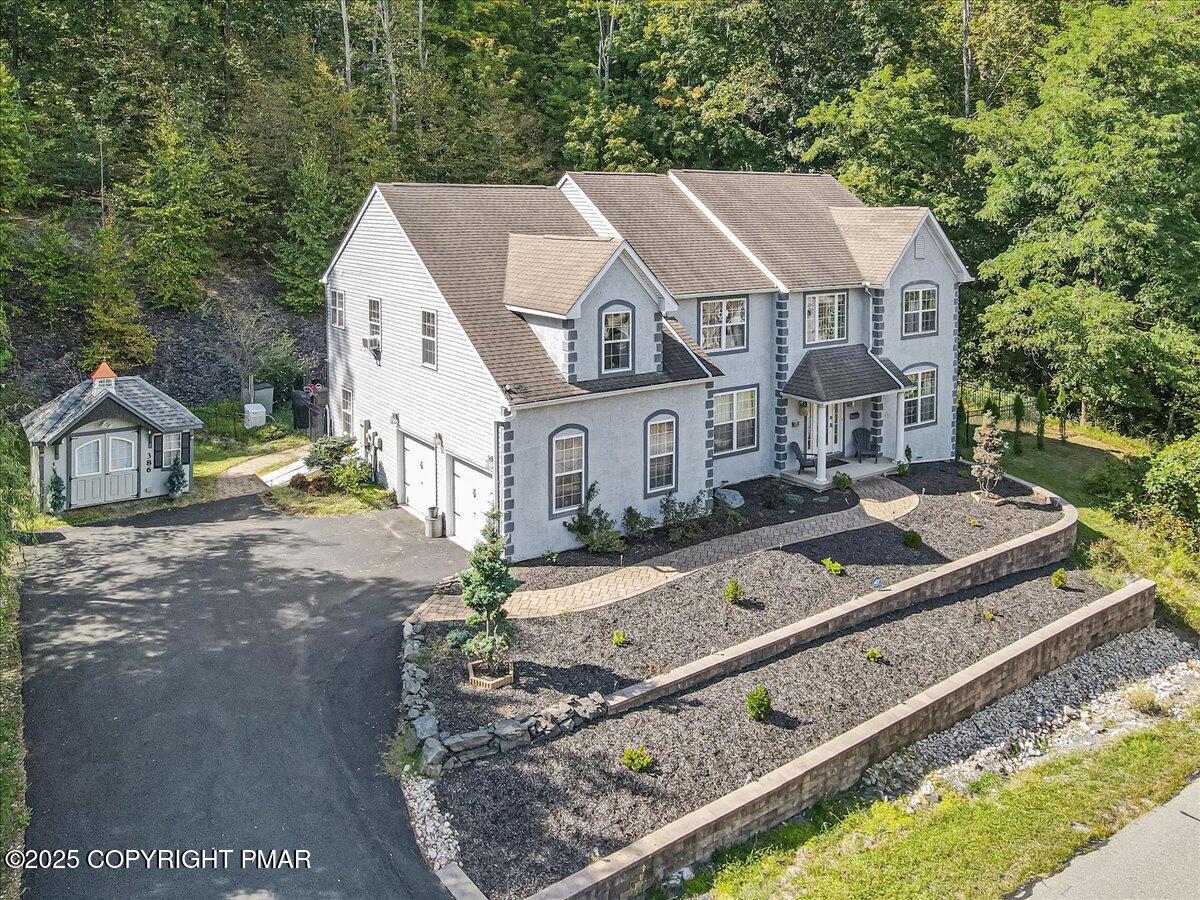 East Stroudsburg, Pennsylvania, 18302, United States, 5 Bedrooms Bedrooms, ,4 BathroomsBathrooms,Residential,For Sale,1980579