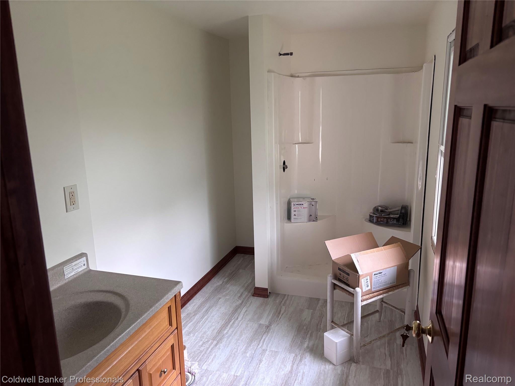 HarrisonTownship, Michigan, 48045, United States, 4 Bedrooms Bedrooms, ,3 BathroomsBathrooms,Residential,For Sale,1896563