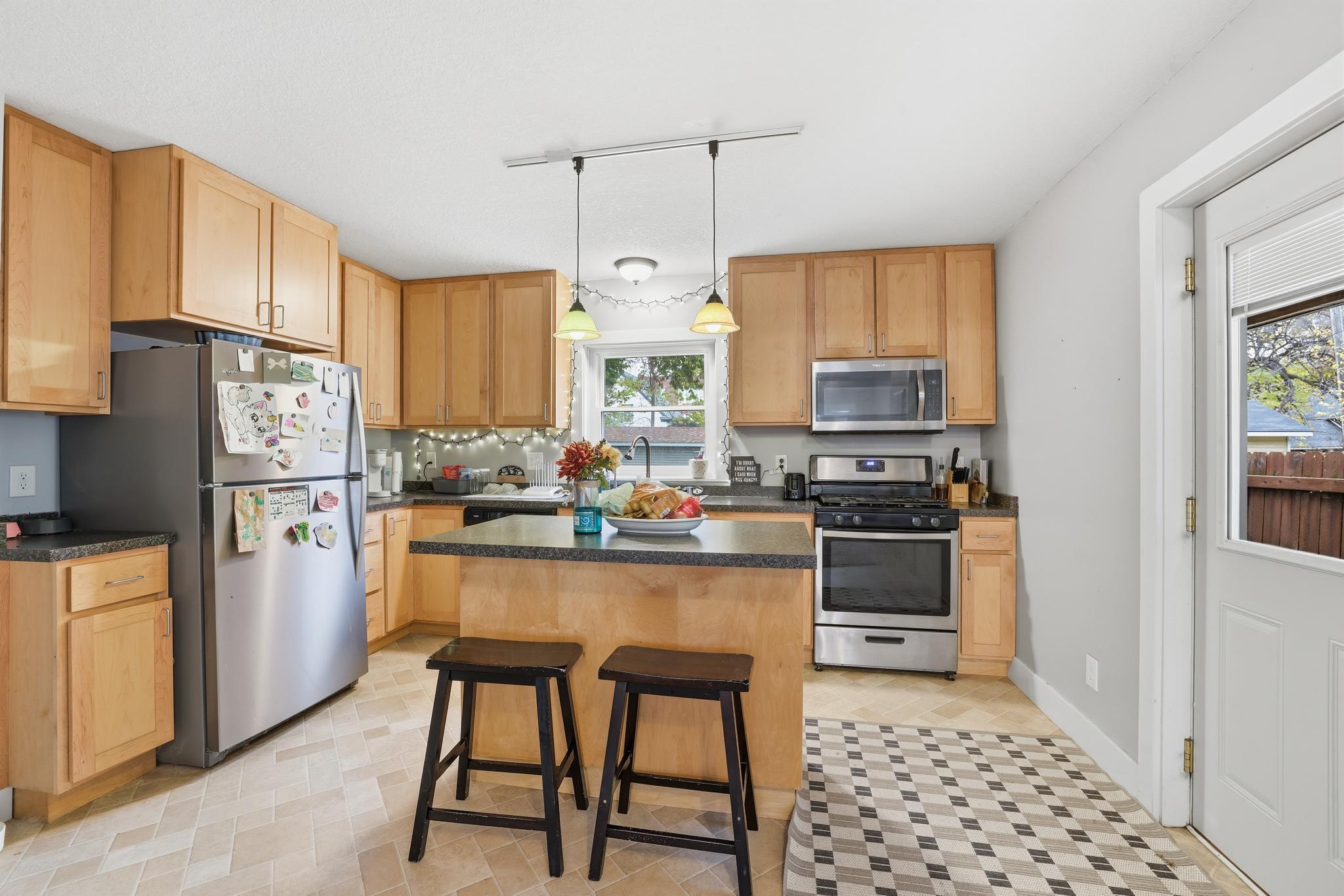 Saint Paul, Minnesota, 55102, United States, ,Residential,For Sale,1989124