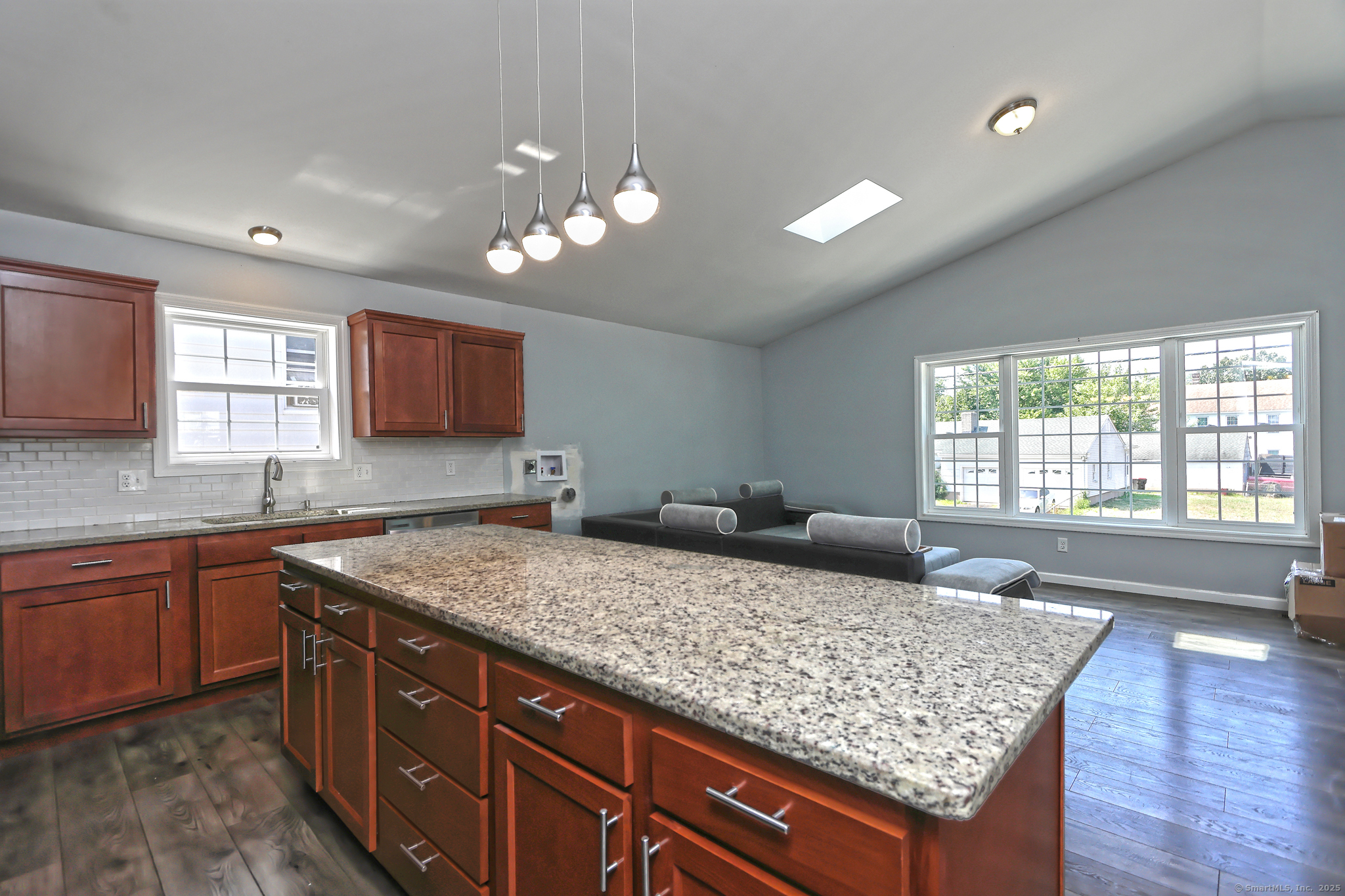 West Haven, Connecticut, 06516, United States, 5 Bedrooms Bedrooms, ,3 BathroomsBathrooms,Residential,For Sale,1918382