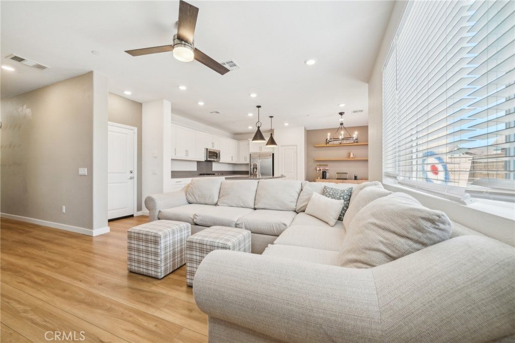 Fontana, California, 92336, United States, 3 Bedrooms Bedrooms, ,3 BathroomsBathrooms,Residential,For Sale,1828389