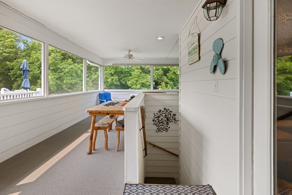 Murphy, North Carolina, 28906, United States, 2 Bedrooms Bedrooms, ,2 BathroomsBathrooms,Residential,For Sale,1923823