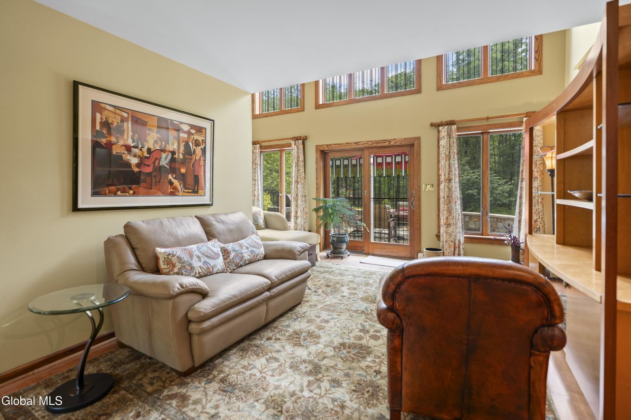 Coeymans Hollow, New York, 12046, United States, 4 Bedrooms Bedrooms, ,3 BathroomsBathrooms,Residential,For Sale,1907699
