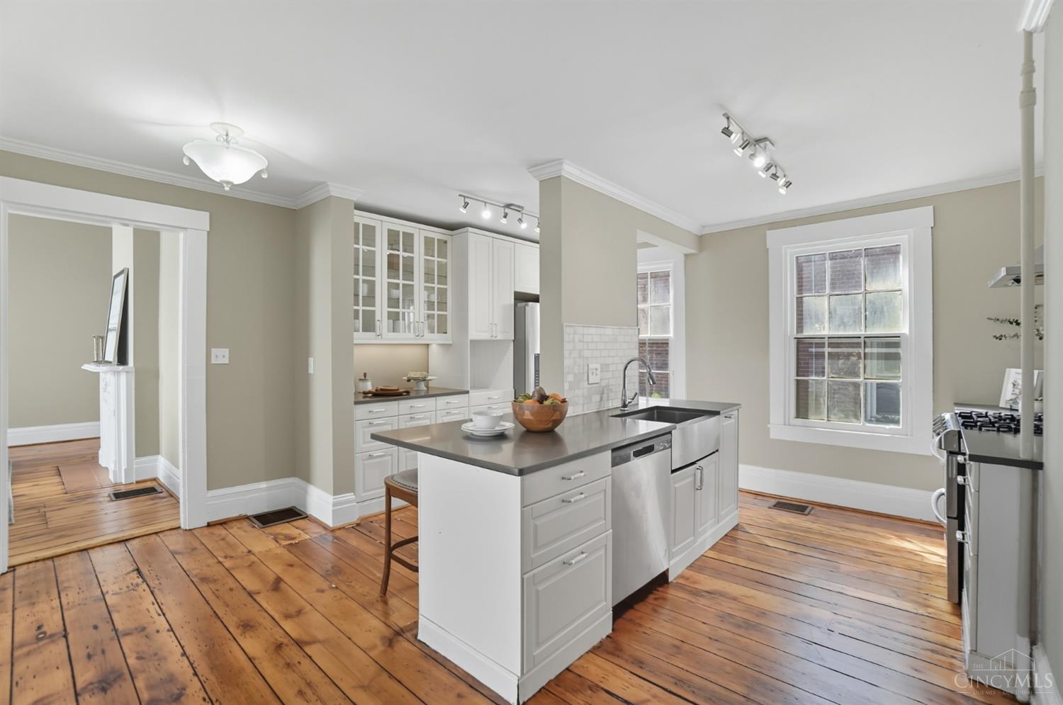 Cincinnati, Ohio, 45226, United States, ,Residential,For Sale,1996186