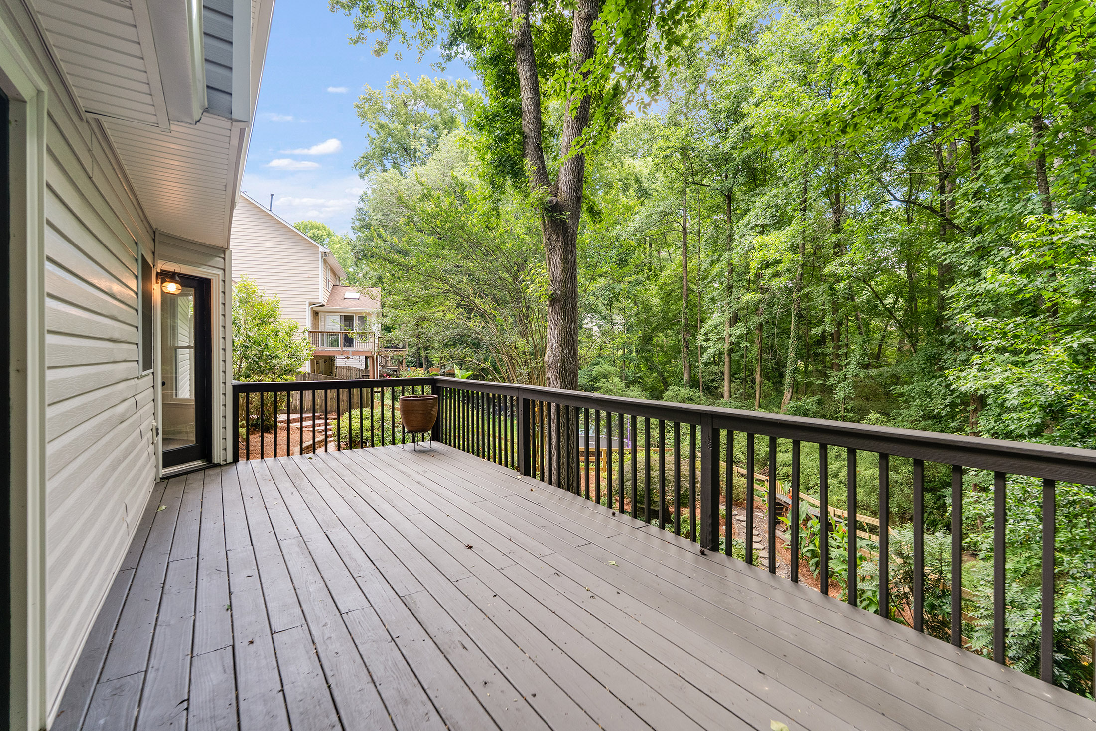  Exceptional Value in Mannings Ridge with Major Updates Throughout - 物件實景