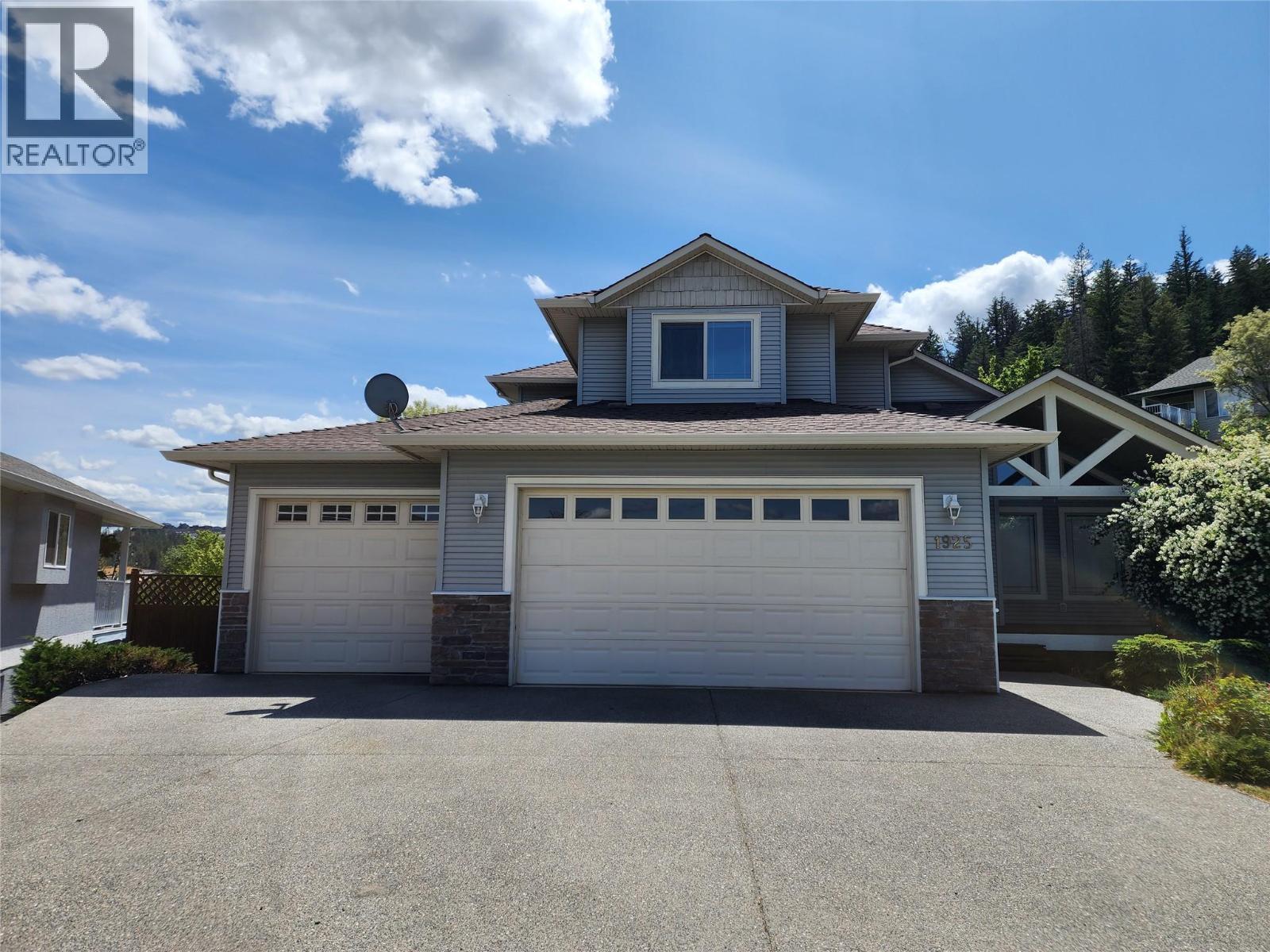 KAMLOOPS, British Columbia, V1S 1X9, CA, 4 Bedrooms Bedrooms, ,2 BathroomsBathrooms,Residential,For Sale,1950307