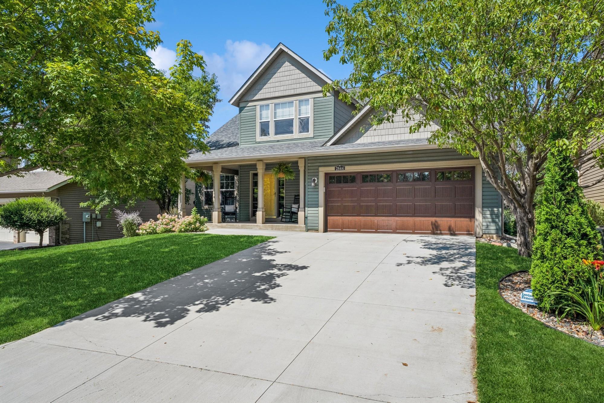 Woodbury, Minnesota, 55129, United States, 5 Bedrooms Bedrooms, ,3 BathroomsBathrooms,Residential,For Sale,1917665