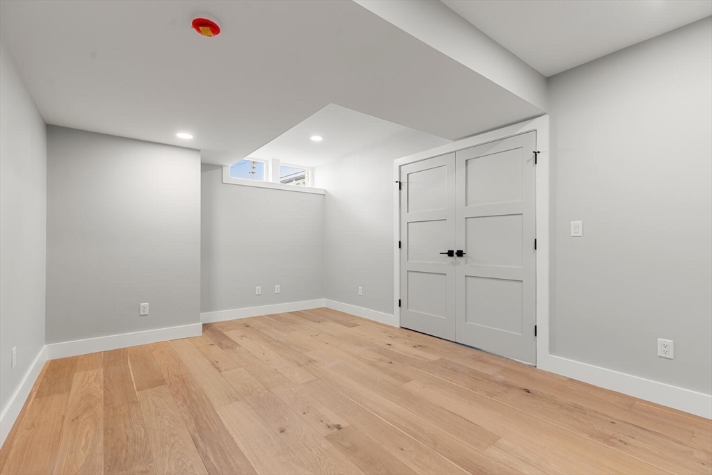 Waltham, Massachusetts, 02453, United States, 8 Bedrooms Bedrooms, ,8 BathroomsBathrooms,Residential,For Sale,1911540
