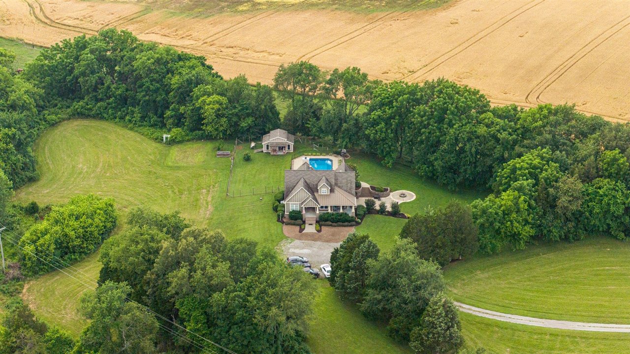 Franklin, Kentucky, 42134, United States, 6 Bedrooms Bedrooms, ,3 BathroomsBathrooms,Residential,For Sale,2002966