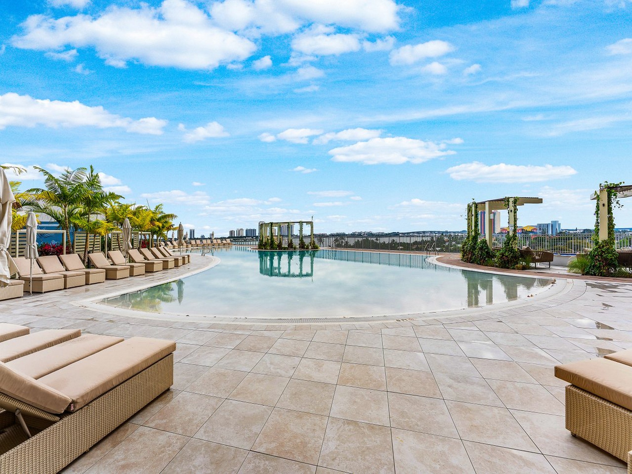  220 Lake Shore Drive, Lake Park, FL, 33403 - 物件實景