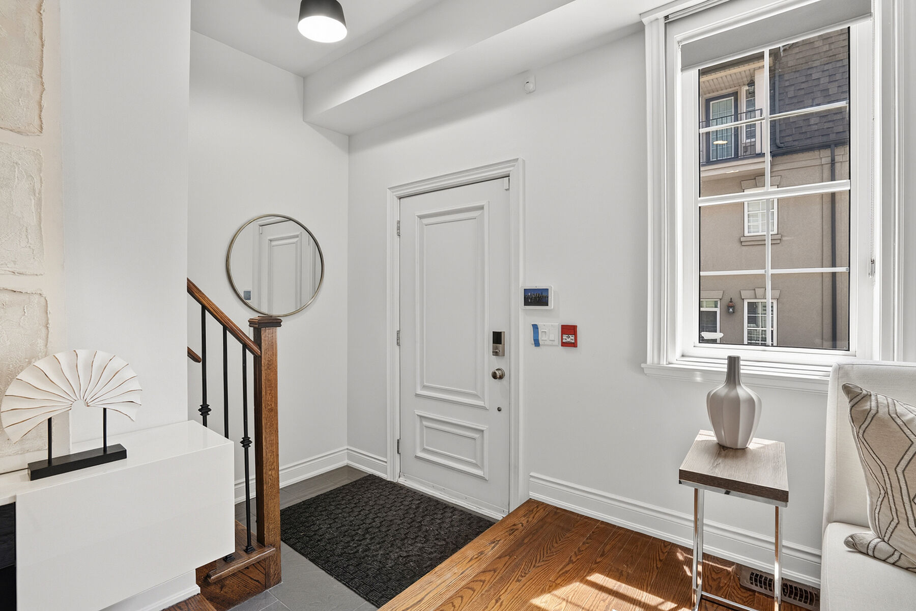  Rare Forest Hill Townhome - 物件實景