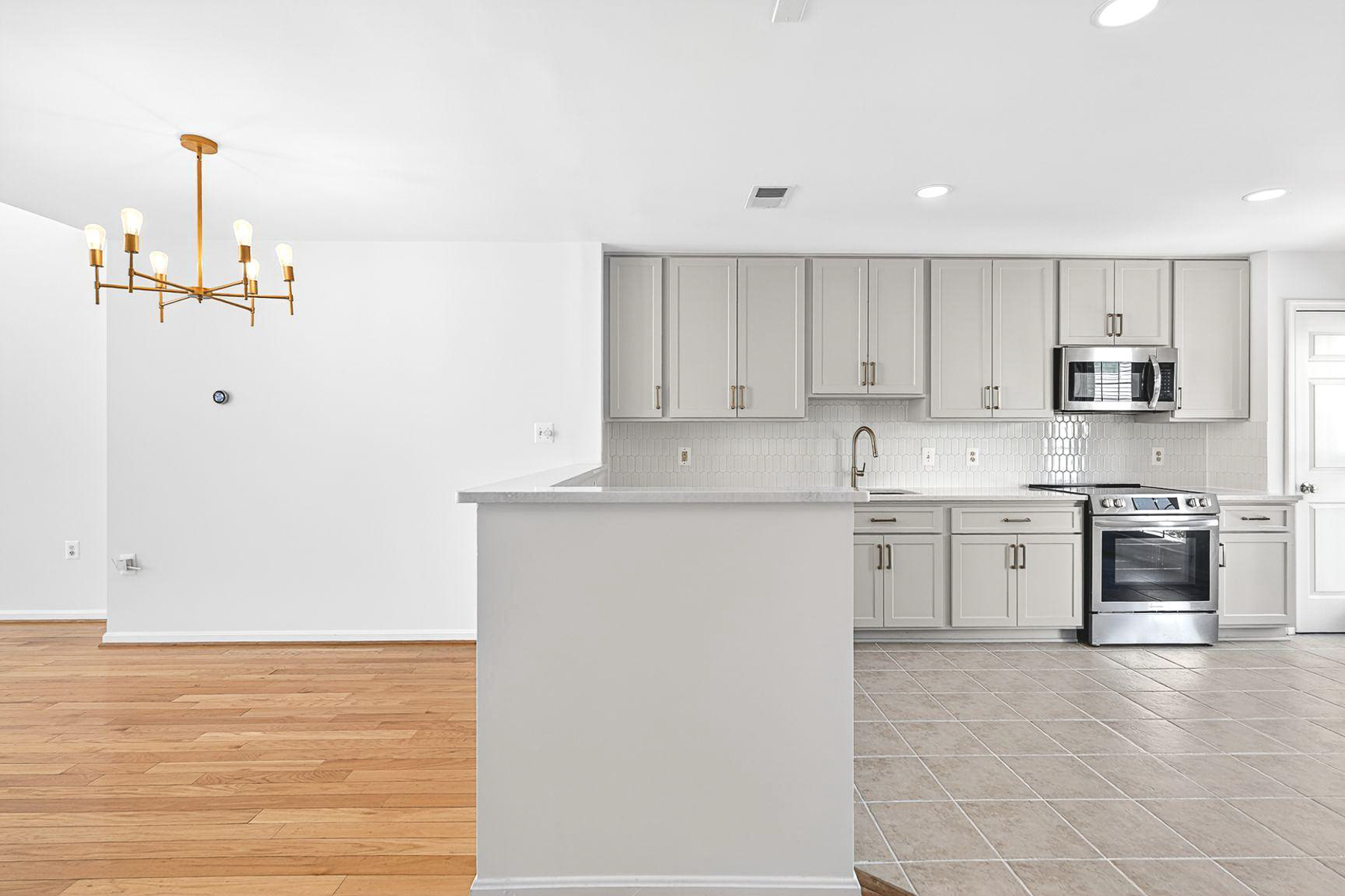  7025 Bentley Mill Place, Alexandria, VA, 22315 - 物件實景