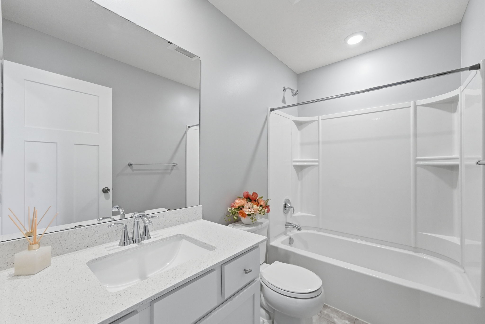  Refined Victoria Townhome with Exceptional Modern Style - 物件實景