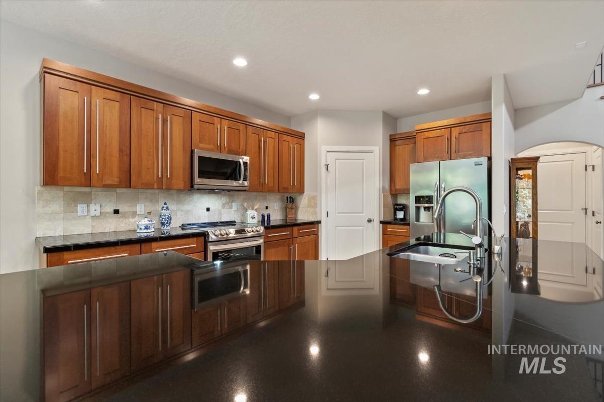 Eagle, Idaho, 83616-7135, United States, 4 Bedrooms Bedrooms, ,Residential,For Sale,1925898