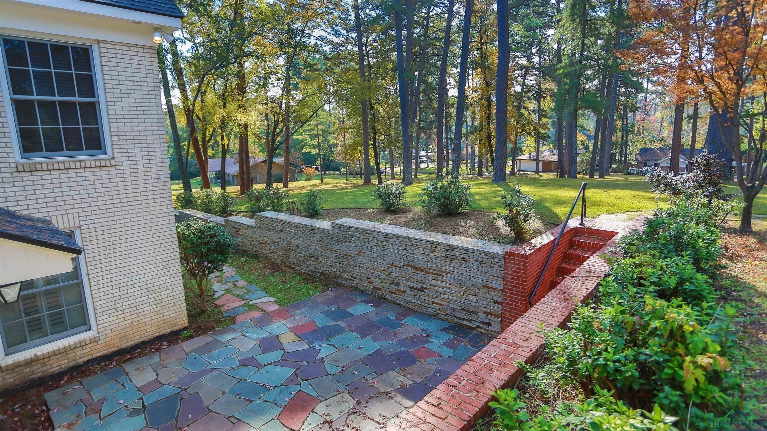 Marshall, Texas, 75670, United States, 5 Bedrooms Bedrooms, ,5 BathroomsBathrooms,Residential,For Sale,1943328